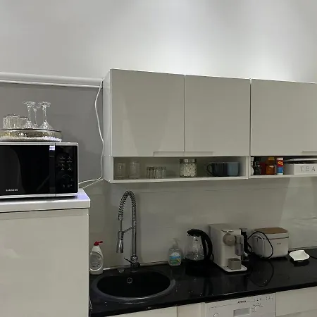 White Luxury * Budapešť