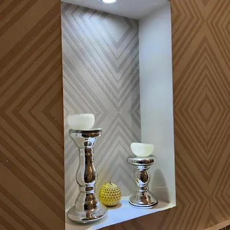White Luxury * Budapešť